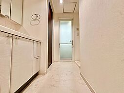 十分な広さの脱衣所。