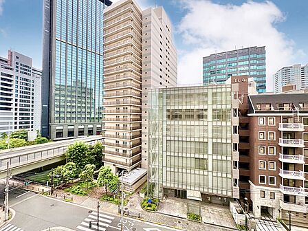 陽当たり・通風・開放感に恵まれた環境です。