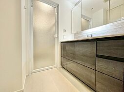 十分な広さの脱衣所。