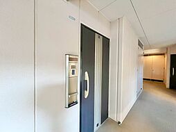 清潔感のある落ち着いた雰囲気の玄関です。