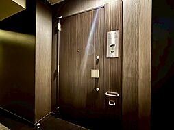 清潔感のある落ち着いた雰囲気の玄関です。