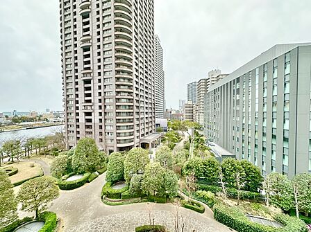 眺望や窓からの景色が良いと、家で過ごす時間も快適です。