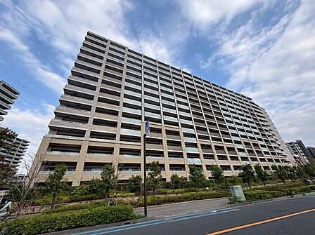 飽きのこないシンプルモダンな外観です。