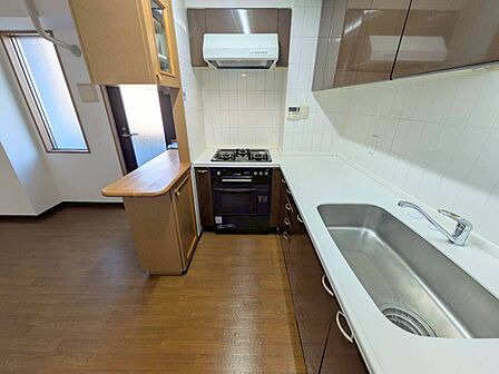 開放感のあるキッチンスペース。調理をしながら、会話も弾みそうですね。