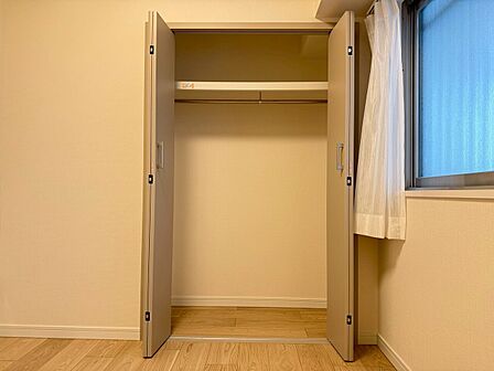 家電やスーツケース、ストック品など何でも片付く嬉しい空間です。