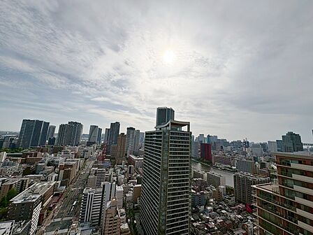 眺望や窓からの景色が良いと、家で過ごす時間も快適です。