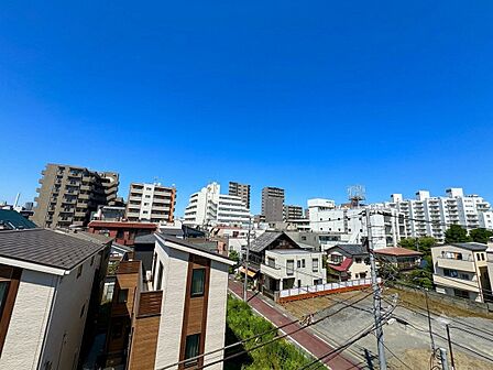 眺望や窓からの景色が良いと、家で過ごす時間も快適です。