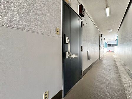 清潔感のある落ち着いた雰囲気の玄関です。