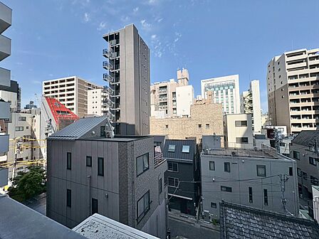 眺望や窓からの景色が良いと、家で過ごす時間も快適です。