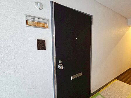 清潔感のある落ち着いた雰囲気の玄関です。