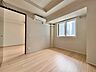 子供部屋：清かで艶やかな時間をもたらしてくれる室内です。