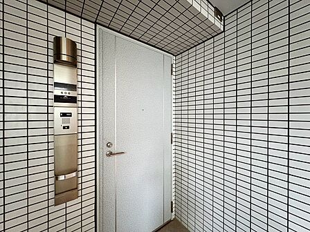 清潔感のある落ち着いた雰囲気の玄関です。