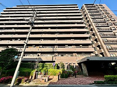外観:飽きのこないシンプルモダンな外観です。 外観:飽きのこないシンプルモダンな外観です。