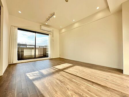 通風・採光に優れ、心地よい光と風が溢れています。