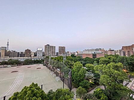 眺望や窓からの景色が良いと、家で過ごす時間も快適です。