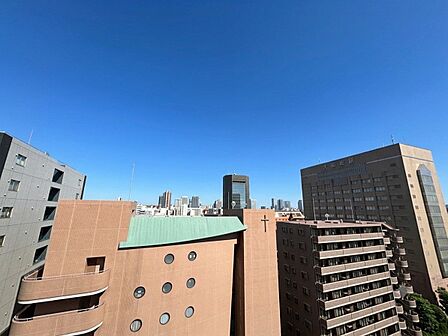 眺望や窓からの景色が良いと、家で過ごす時間も快適です。※CG加工により晴天にしています。