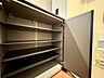 収納：家電やスーツケース、ストック品など何でも片付く嬉しい空間です。