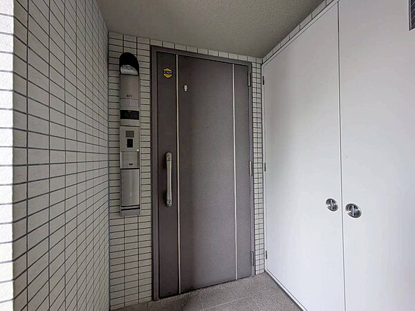 玄関を拡大表示