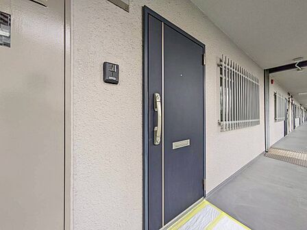 清潔感のある落ち着いた雰囲気の玄関です。