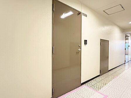 清潔感のある落ち着いた雰囲気の玄関です。