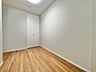 子供部屋：清かで艶やかな時間をもたらしてくれる室内です。