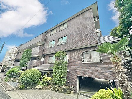 飽きのこないシンプルモダンな外観です。