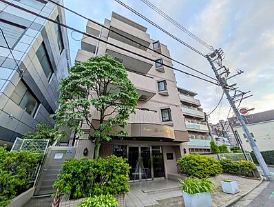 外観：飽きのこないシンプルモダンな外観です。