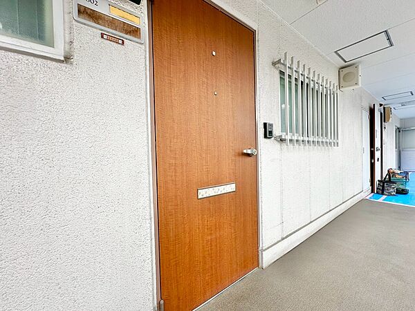 玄関を拡大表示