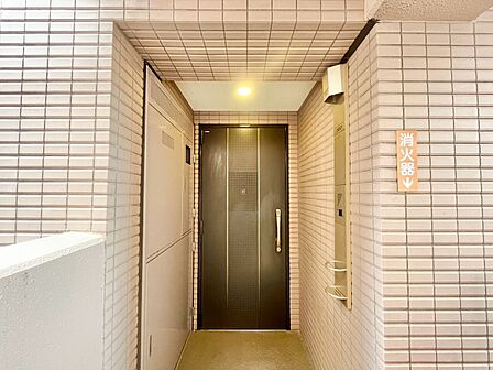 清潔感のある落ち着いた雰囲気の玄関です。