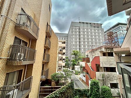 眺望や窓からの景色が良いと、家で過ごす時間も快適です。