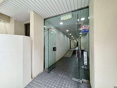 上質感漂う玄関アプローチです。