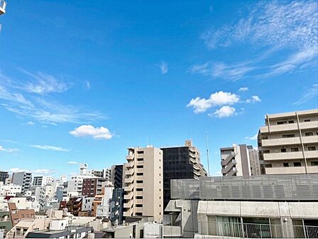 眺望や窓からの景色が良いと、家で過ごす時間も快適です。※CG加工により晴天にしています。