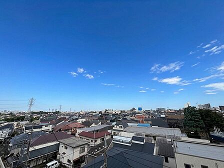 眺望や窓からの景色が良いと、家で過ごす時間も快適です。