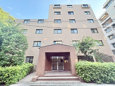 飽きのこないシンプルモダンな外観です。