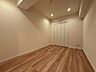 子供部屋：清かで艶やかな時間をもたらしてくれる室内です。