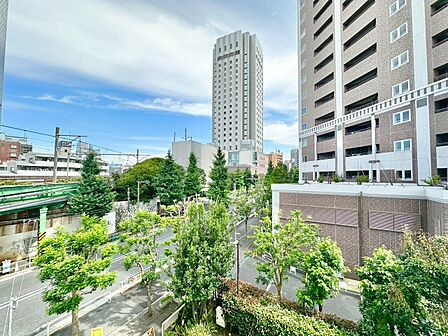 眺望や窓からの景色が良いと、家で過ごす時間も快適です。
