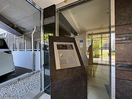 オートロックついていますので、セキュリティ面でも安心です。