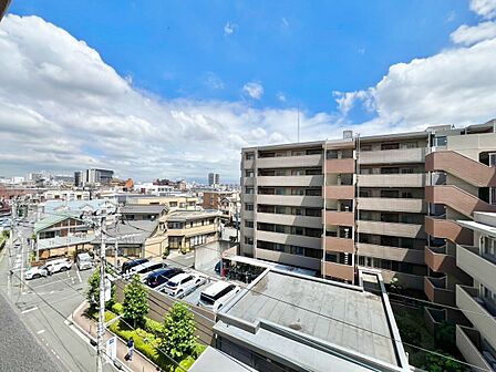 眺望や窓からの景色が良いと、家で過ごす時間も快適です。