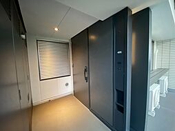 清潔感のある落ち着いた雰囲気の玄関です。