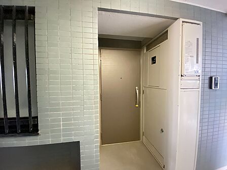 清潔感のある落ち着いた雰囲気の玄関です。