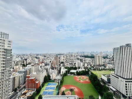 陽当たり・通風・開放感に恵まれた環境です。