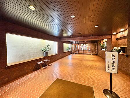 館内は静寂な中が保たれており、管理が行き届いている印象を受けました。