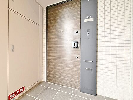 清潔感のある落ち着いた雰囲気の玄関です。