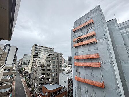 陽当たり・通風・開放感に恵まれた環境です。