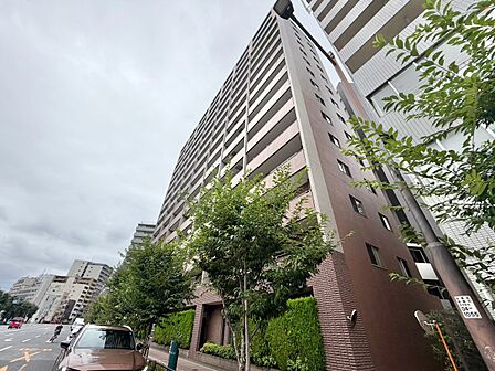 飽きのこないシンプルモダンな外観です。