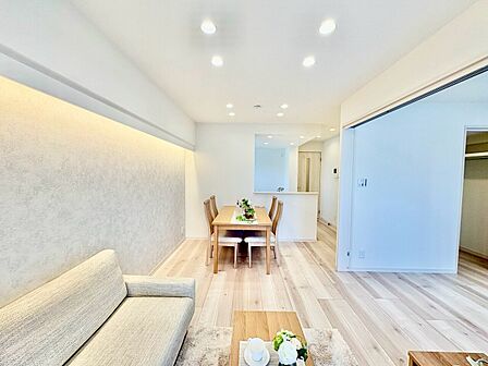 落ち着いた雰囲気に包まれて、伸びやかな空間。