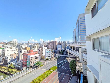 陽当たり・通風・開放感に恵まれた環境です。