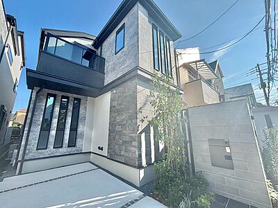 外観:飽きのこないシンプルモダンな外観です。 外観:飽きのこないシンプルモダンな外観です。