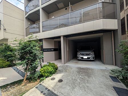 駐車スペースが嬉しいですね。※空き状況は都度ご確認下さい。