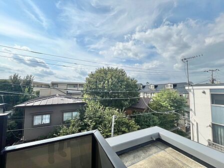 眺望や窓からの景色が良いと、家で過ごす時間も快適です。